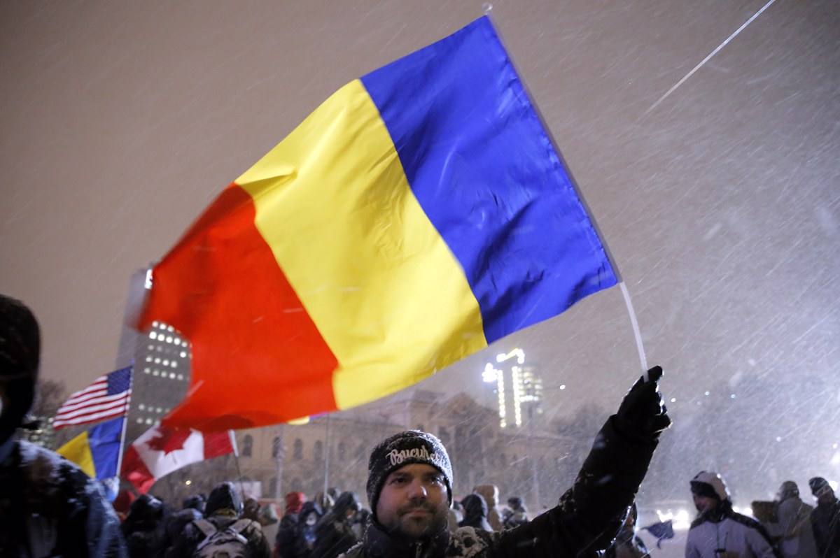 Romunski poslanci prižgali zeleno luč referendumu o korupciji