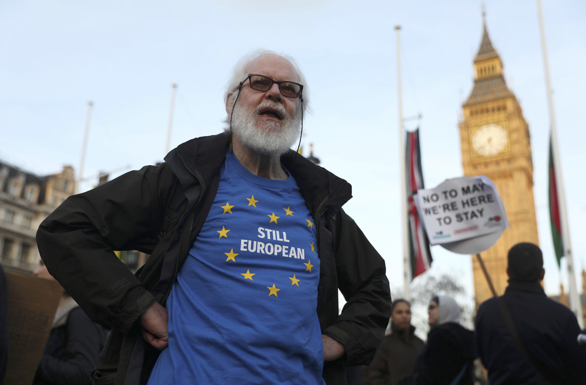 Spodnji dom britanskega parlamenta potrdil zakon o brexitu in zavrnil obe dopolnili