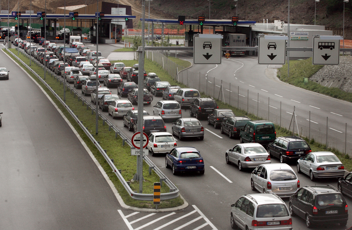 Premier Plenković verjame v rešitev zastojev na meji pred turistično sezono