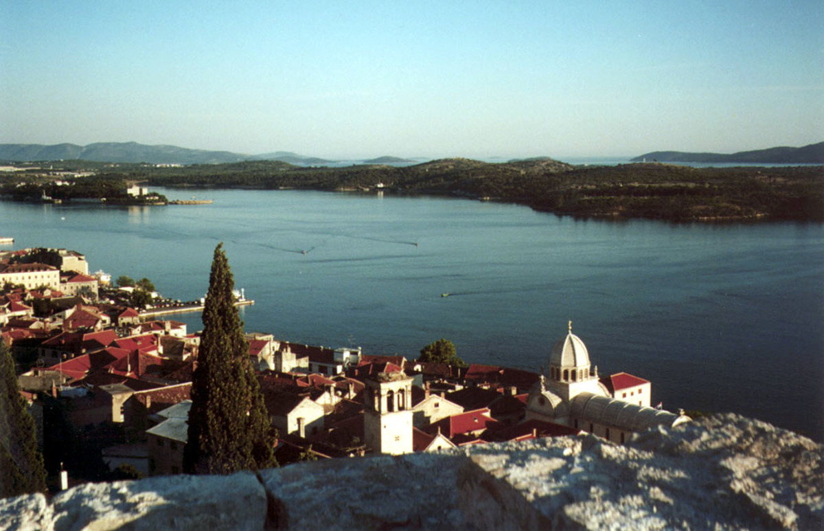 Trojni umor v Šibeniku naj bi bil posledica dolgov osumljenca za afero NKBM