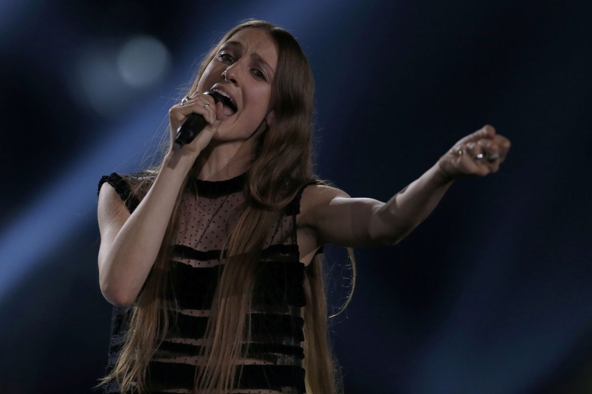 Belgijska pevka Sennek.