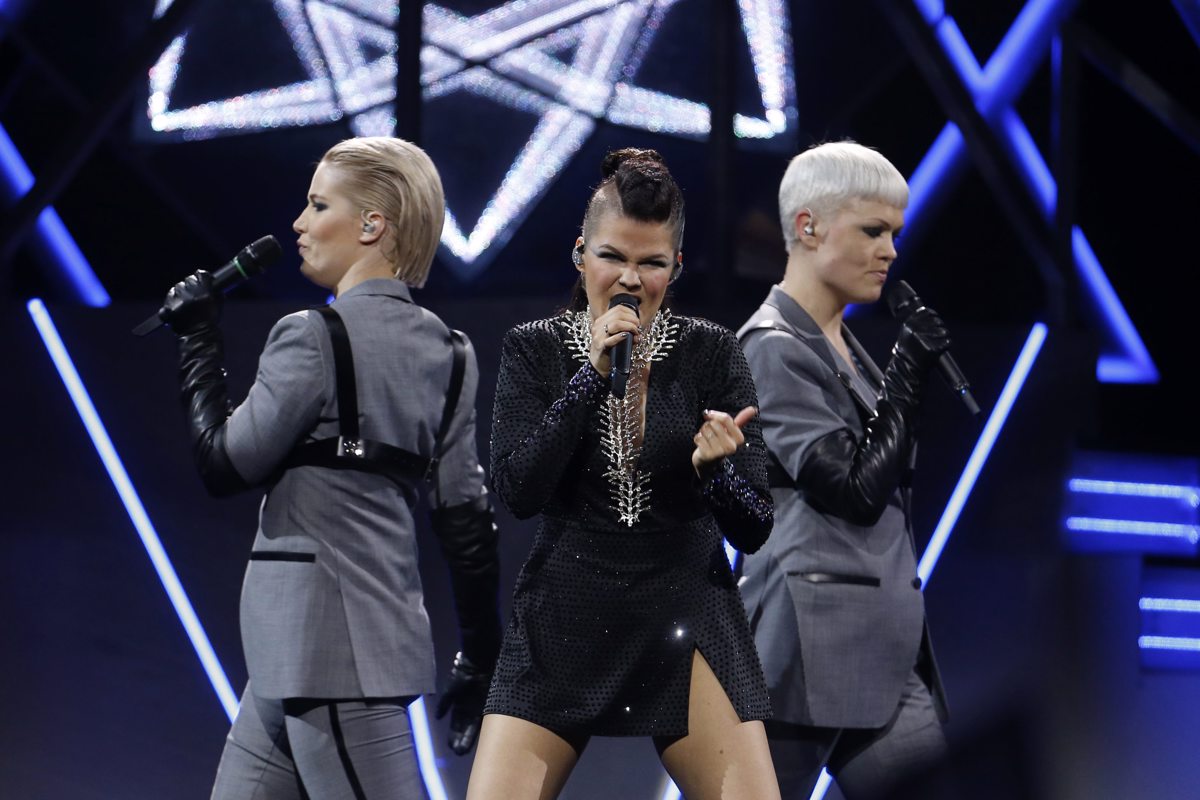 Finska predstavnica Saara Aalto s pesmijo "Monsters". 