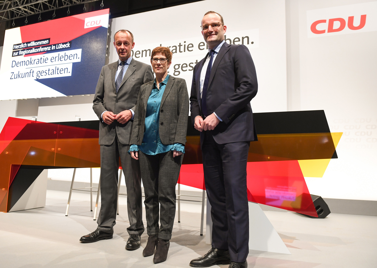 Kdo bo stopil v velike čevlje Angele Merkel