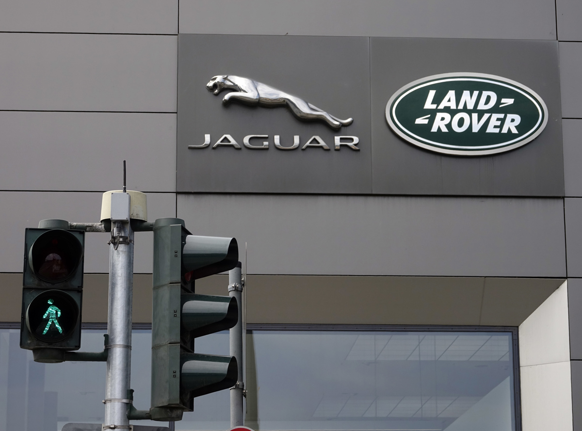 Jaguar Land Rover bo ukinil več tisoč delovnih mest