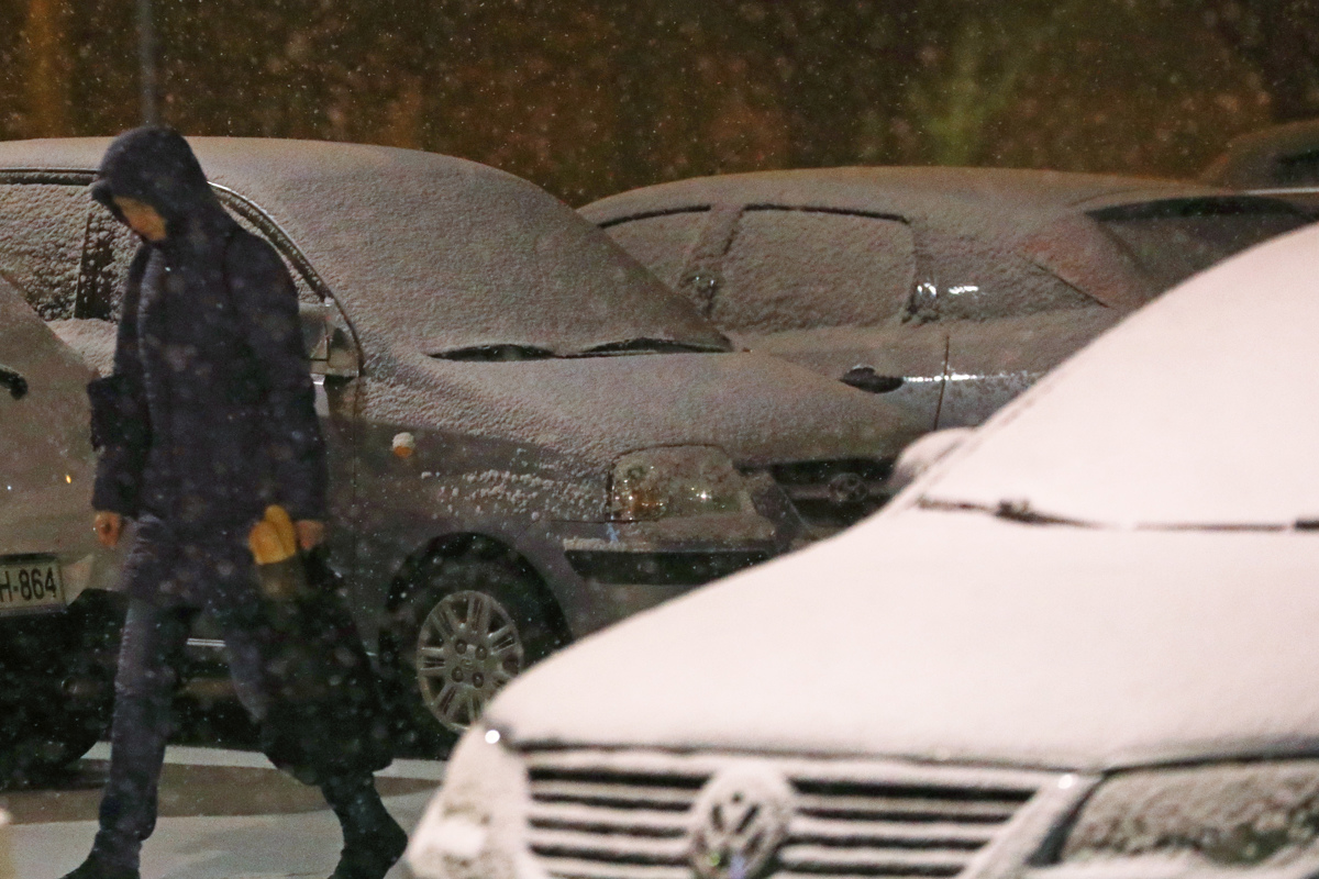(FOTO in VIDEO) Ponekod že sneži in tudi jutri lahko zapade nekaj snežink, a ...