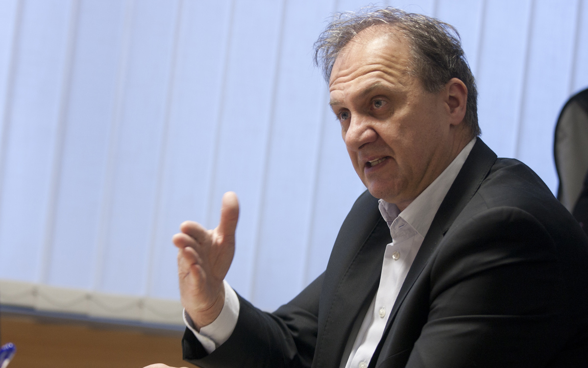 Ivan Simič tvitnil, da je bil zjutraj pretepen. Kmalu potem pa, da ni tako hudo