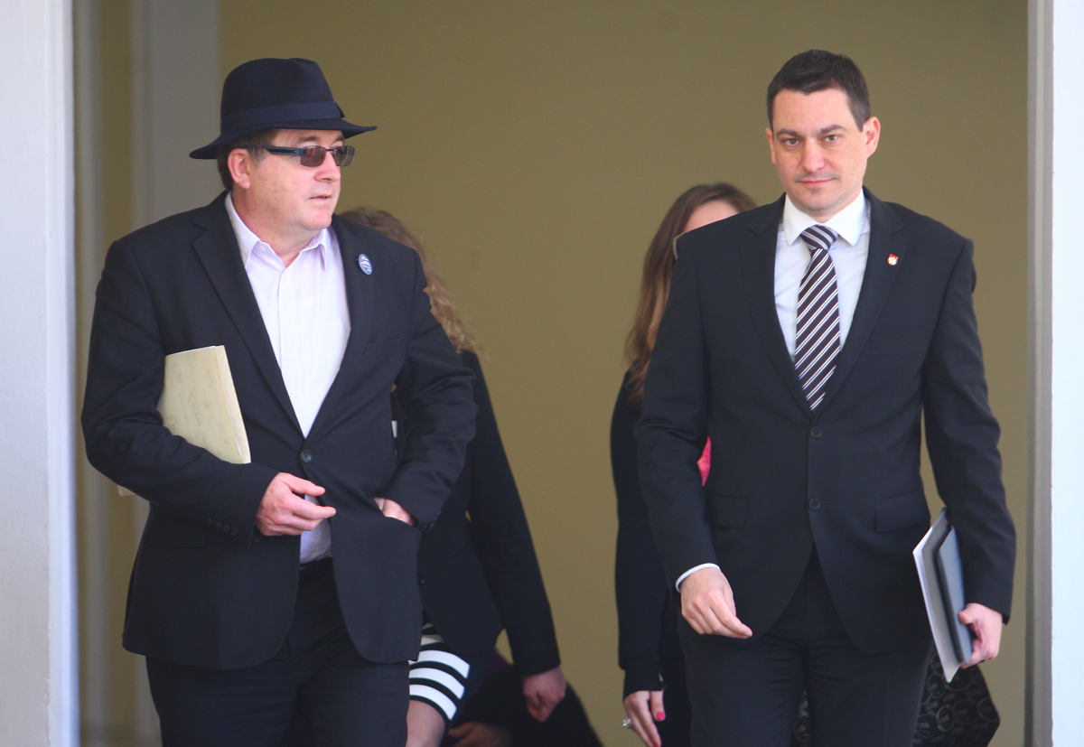 Z zamudo na sojenje je Fištravec pridobil še en teden za piljenje sklepne besede