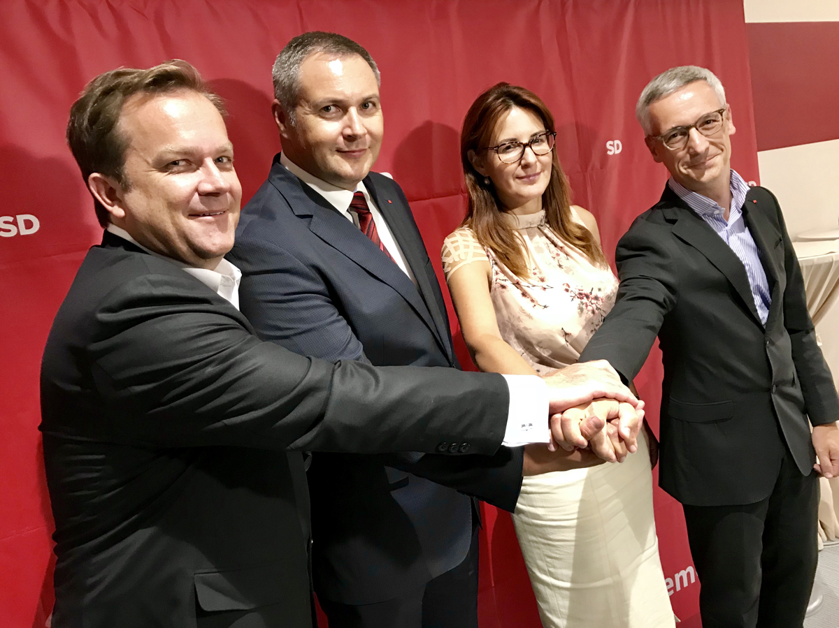 (ODZIVI) "Odstop ni dovolj." V SD že danes v iskanje novega ministra