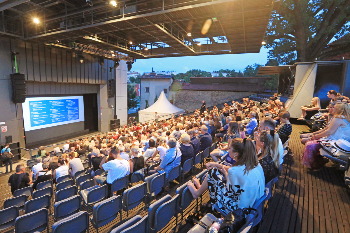 (PREJELI SMO) Za mariborske kulturnike so projektni razpisi postali programski - kaj jim bo to prineslo in predvsem, kaj jim bo vzelo? (2)
