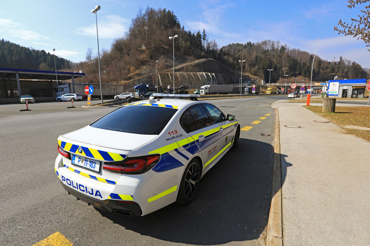 Mariborski policisti zaradi nedovoljenih prehodov meje prijeli več tujcev
