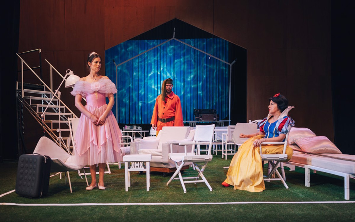 (PRED PREMIERO) Žlahtna komedija s čehovljansko noto
