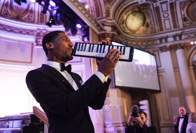 Jon Batiste je otrok glasbe, jazza in ulic New Orleansa, ki ženi vsak dan posveti uspavanko
