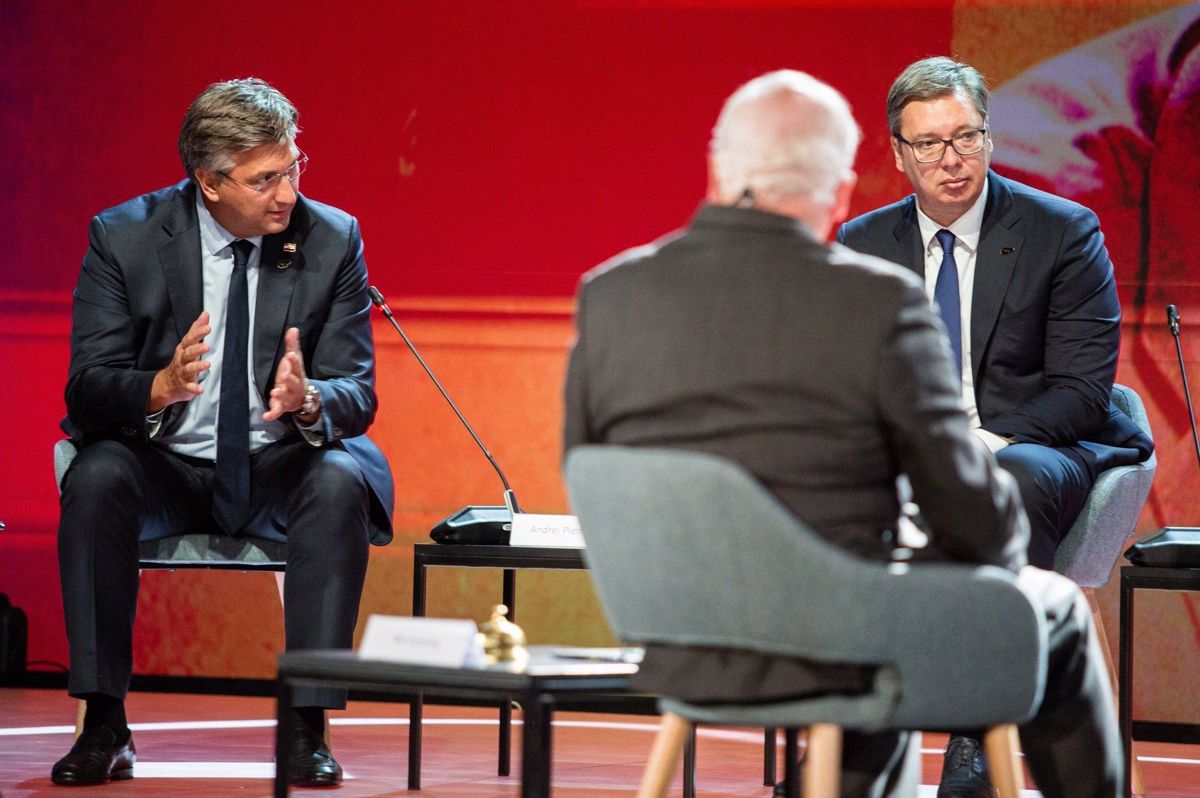 "Korak nazaj" med Srbijo in Hrvaško: Vučić zatrdil, da se Srbija ne bo podrejala hrvaški politiki
