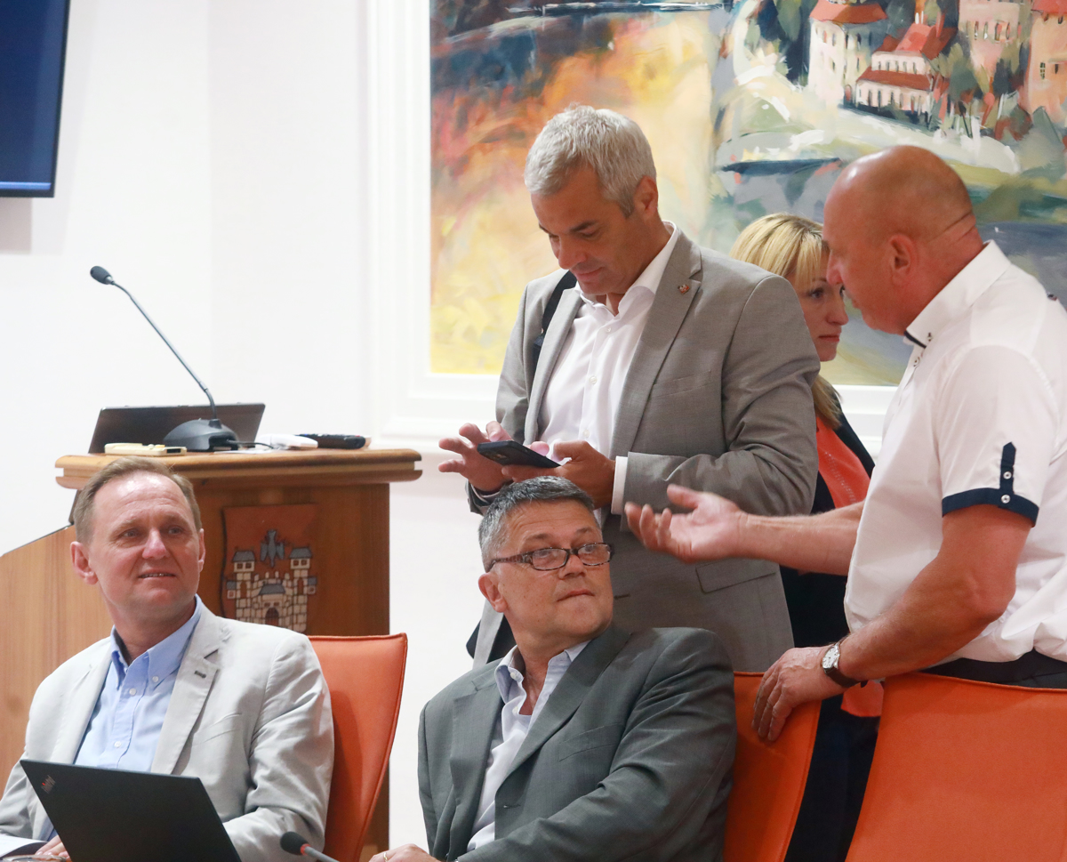 (FOTO) Po treh cenikih preobrat: Gondola na Mariborsko Pohorje se ne bo podražila