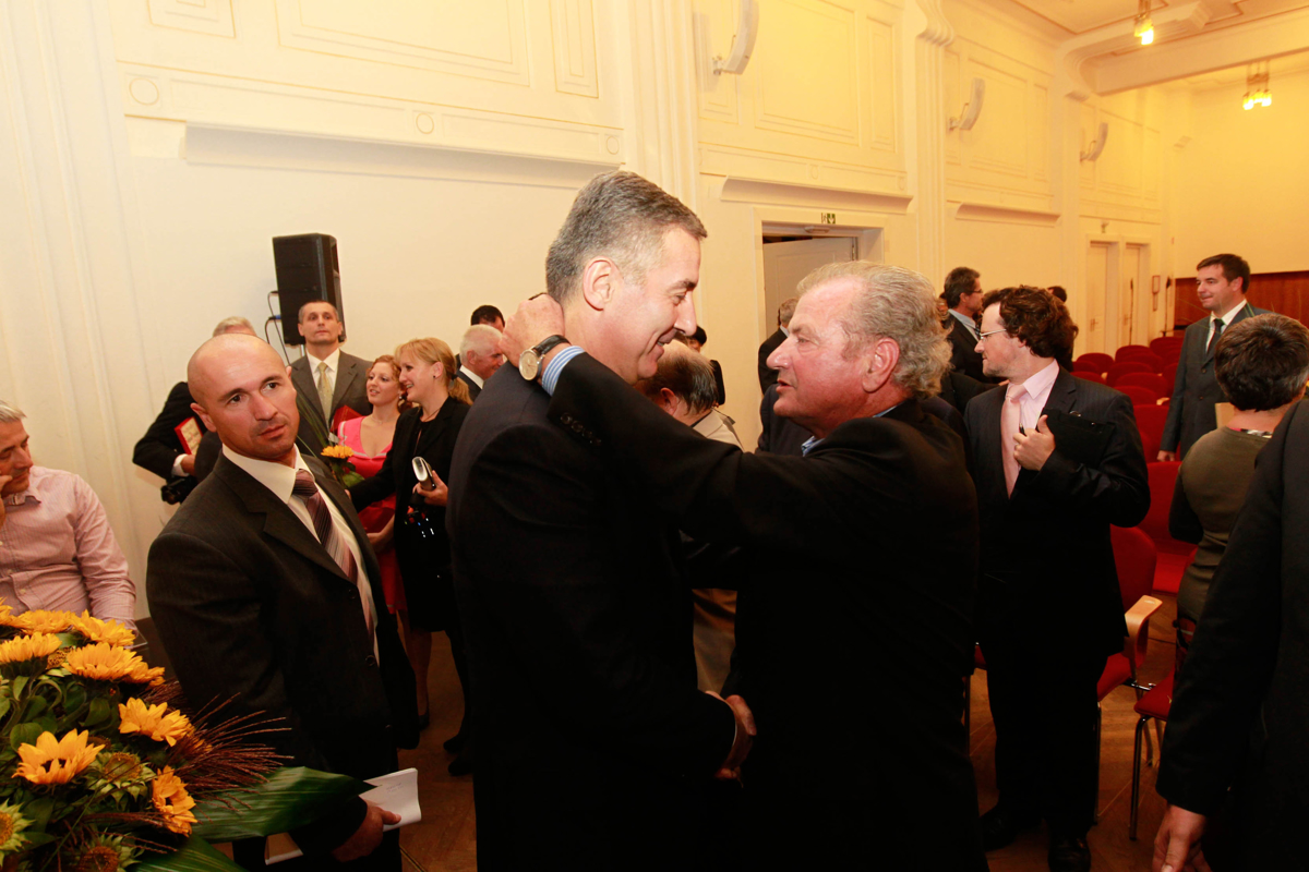 Črnogorska policija nad bančnika Črta Mesariča