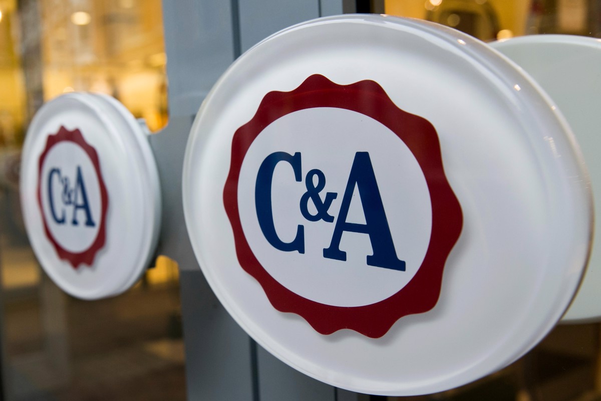 Tekstilni škandal: Podjetje C&A zaradi tihotapljenja oblačil beži iz Srbije. Trdijo, da je šlo za organizirano prevaro