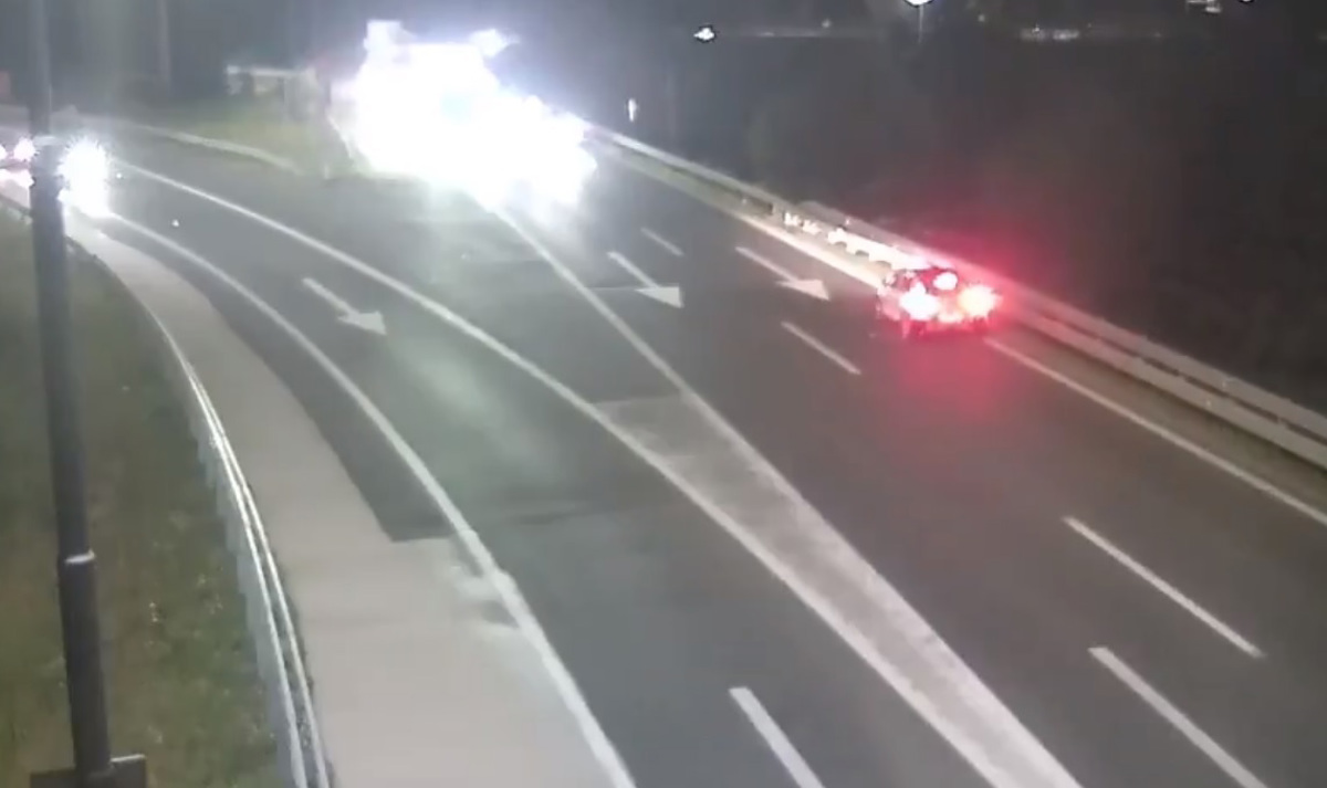 (VIDEO) Vinjena 47-letnica na avtocesti vozila v napačno smer, Dars objavil posnetek njene nevarne vožnje