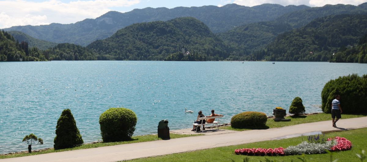 V Blejskem jezeru našli truplo pogrešanega plavalca