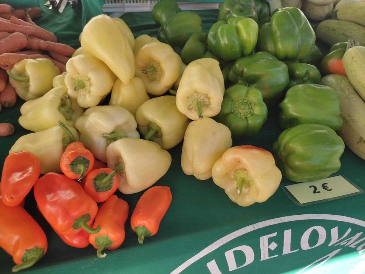 Cene na mariborski tržnici: Koliko stane paprika in kako jo pripraviti