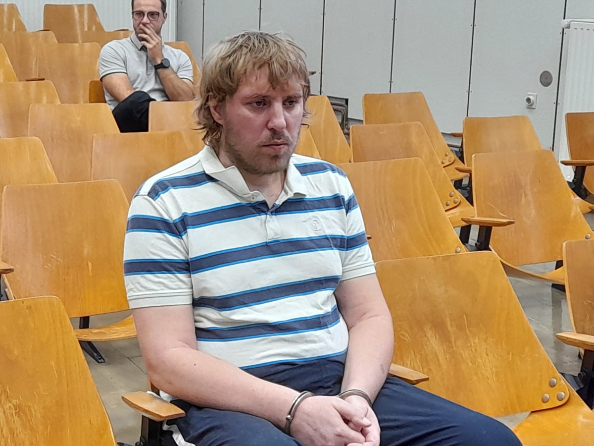 Umor in poskus umora: Obtoženega zdravi zaporski psihiater