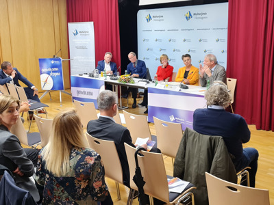 Petdeset let od tafelšturma: Ko z demokratičnimi sredstvi povozijo pravice manjšine