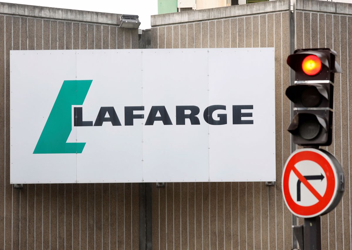 Podjetje Lafarge mora plačati visoko kazen zaradi podpiranja terorističnih skupin v Siriji