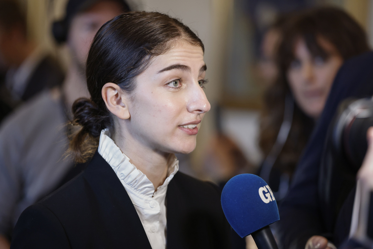 (FOTO) Spoznajte ministrico, ki šteje vsega 26 let: Še nedolgo nazaj je kritizirala aktualnega premierja
