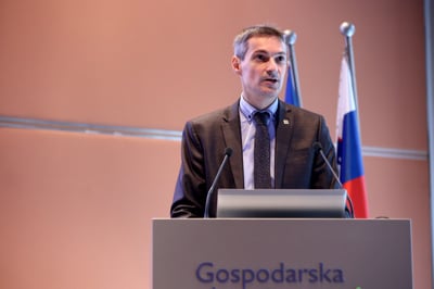 Analitiki GZS napovedali nižjo gospodarsko rast za letos in prihodnji dve leti