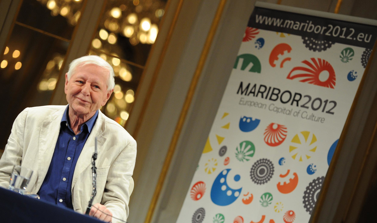 Umrl je pesnik Hans Magnus Enzensberger