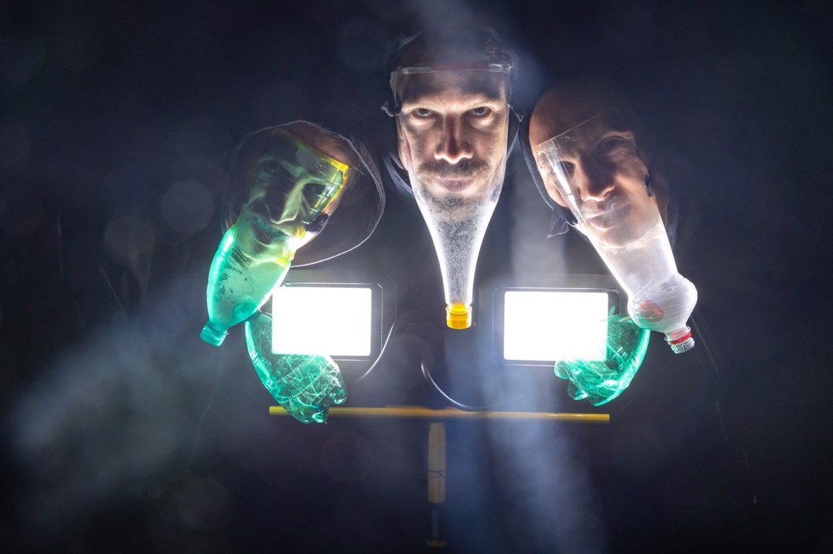 (GLEDALIŠKA KRITIKA) Don't stop me now*