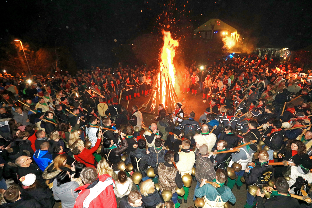 (FOTO in VIDEO) Kurentov skok naznanil letošnji fašenk