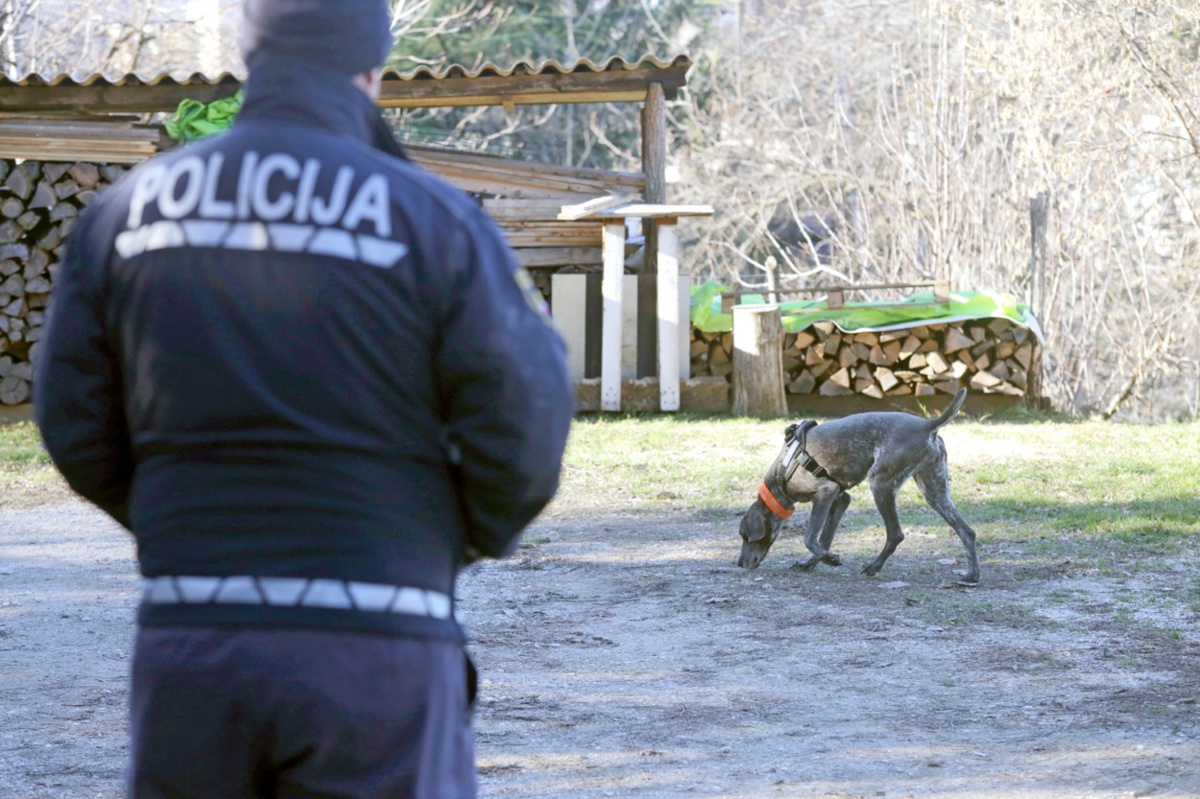 Leto dni po zločinu: Morilec mladega Solkanca še ni za zapahi