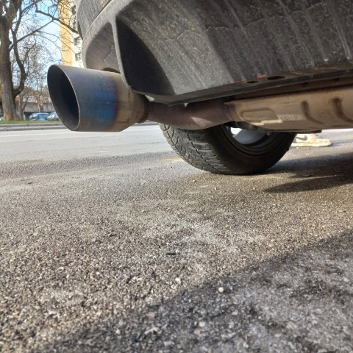 Evropska komisija za odpravo prepovedi prodaje novih vozil z notranjim zgorevanjem v EU