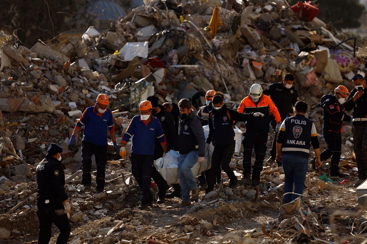 Popotresna Turčija: Razbite izložbe opominjajo na minljivost vsega