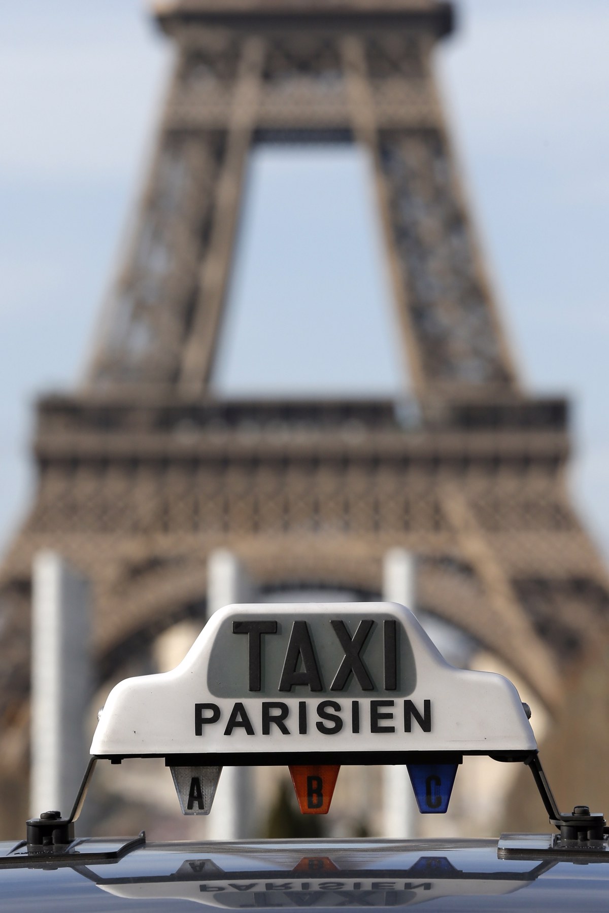 Francoski taksisti želijo odškodnino zaradi izpada dohodka med olimpijskimi igrami