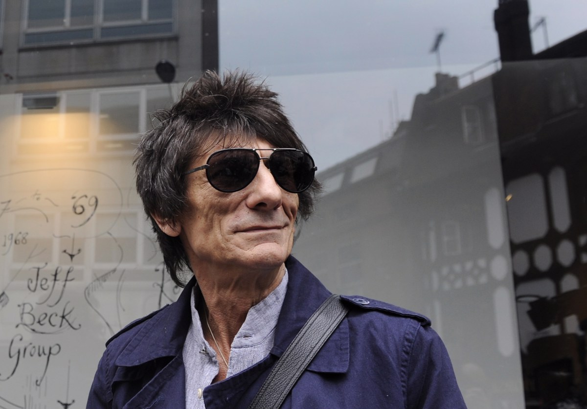 Kitaristu skupine Rolling Stones odstranili del pljuč