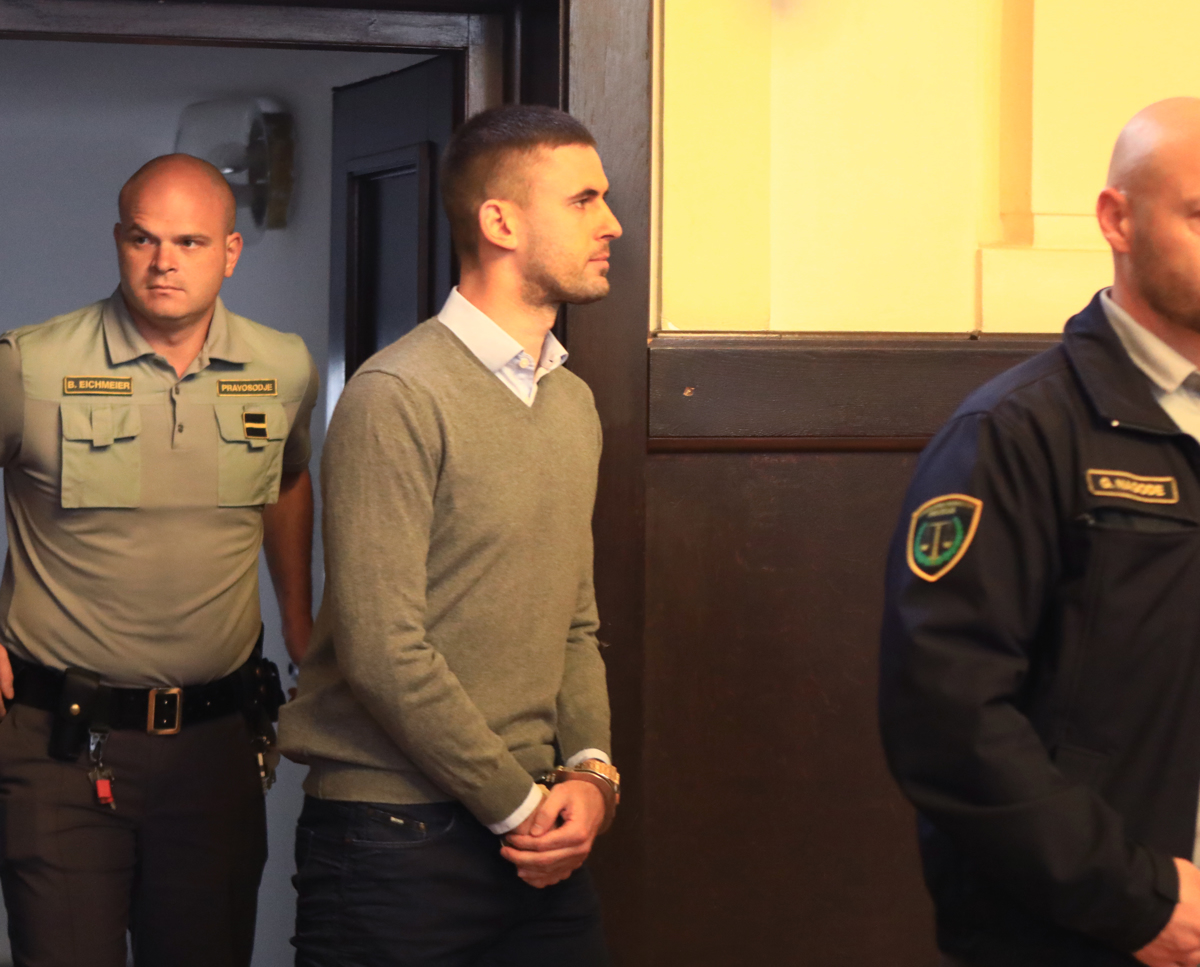 V drugo priznal ogrožanje drugih z divjo vožnjo in streljanjem