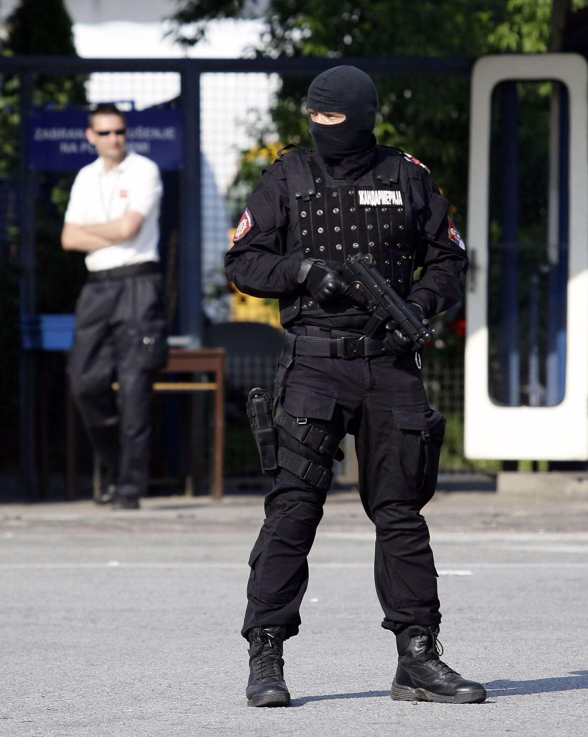 V Srbiji v policijski akciji aretirali okoli 70 domnevnih članov kriminalnih skupin