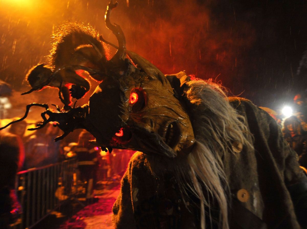 The Guardian poroča: Slovenci imamo najbolj strašljivi decembrski običaj v Evropi