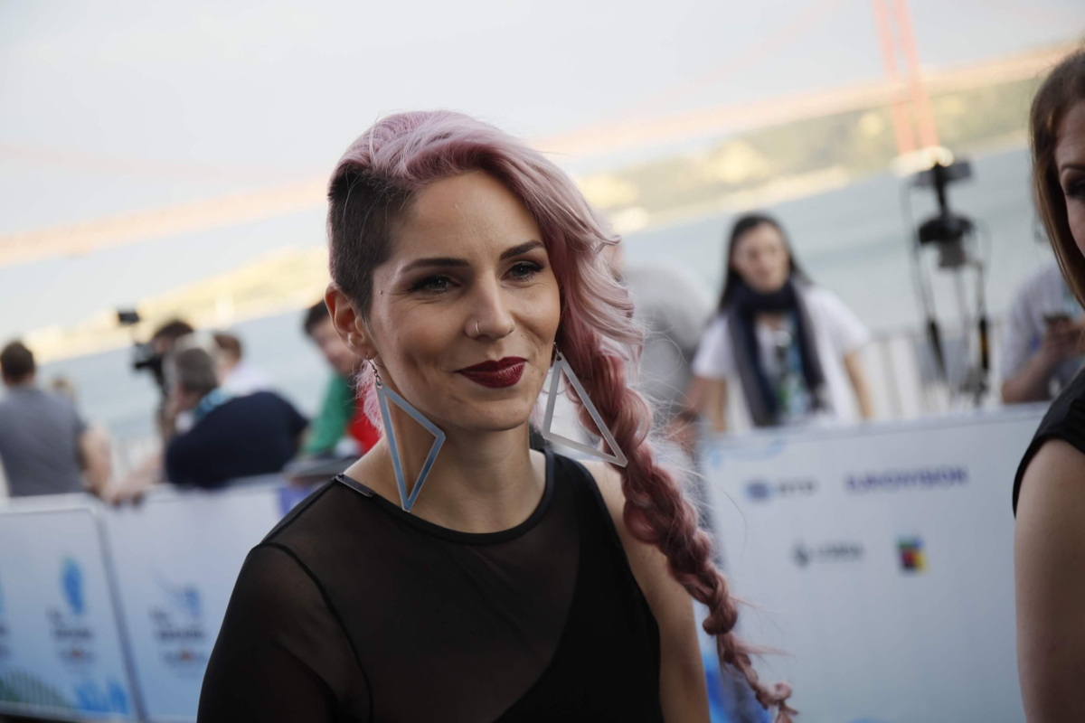 (VIDEO) Preobrat: Lea tik pred polfinalom povsem spremenila skladbo