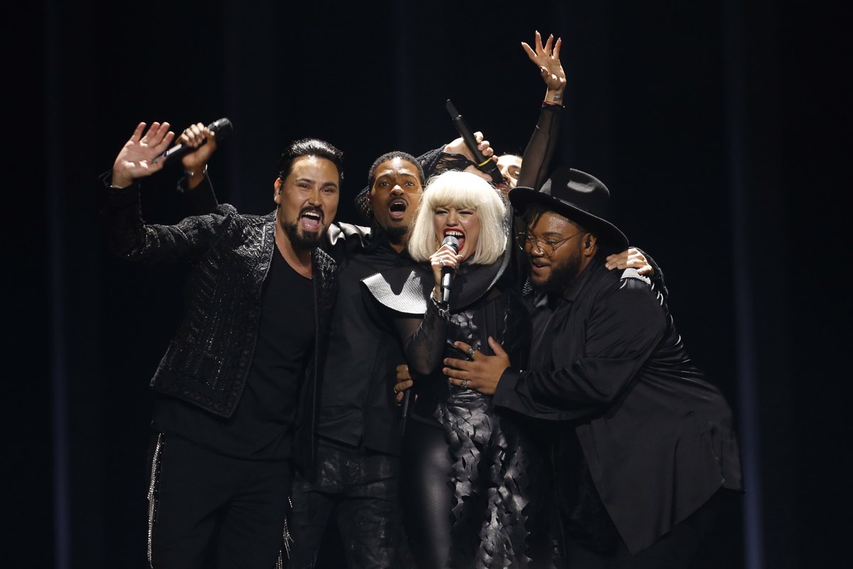 Za Bolgarijo je nastopila skupina EQUINOX. 