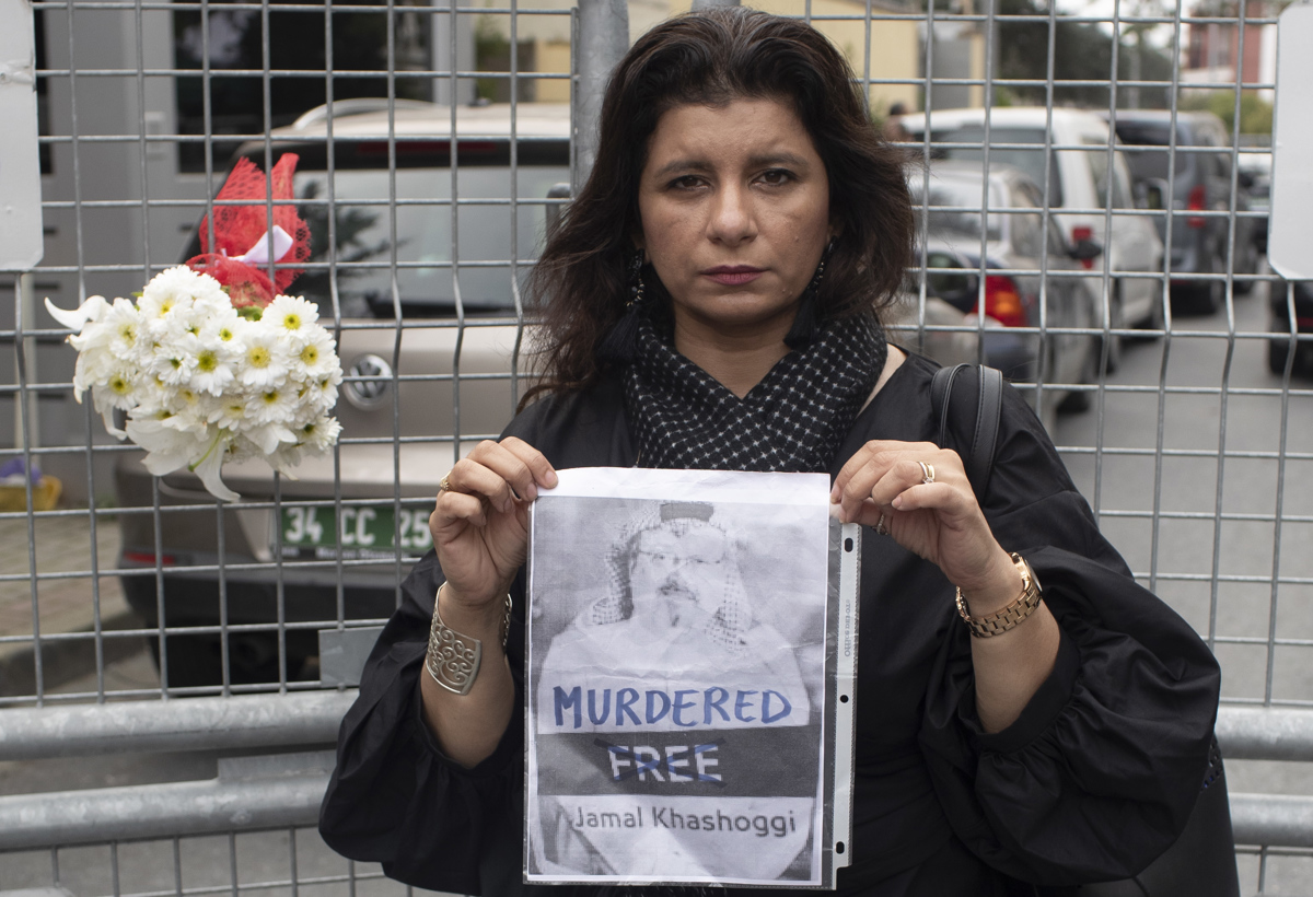 Umor savdskega novinarja: Erdogan uperil prst proti Riadu