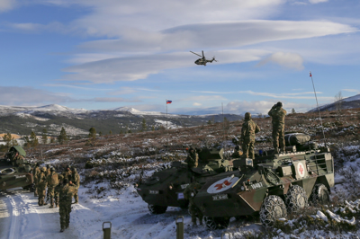 Natova vaja Trojni stik: Demonstracija moči ali šibkih točk?