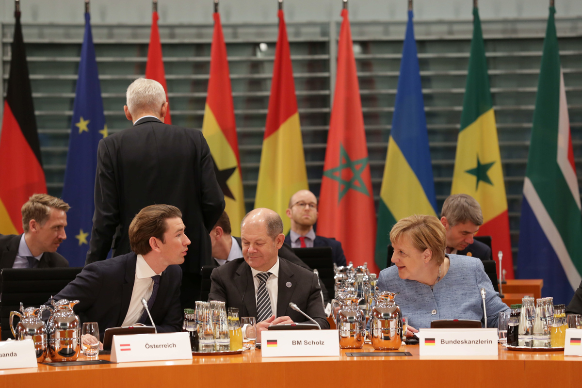 Merklova poslovnežem: Vlagajte v Afriko, s tem lahko zmanjšamo število migrantov