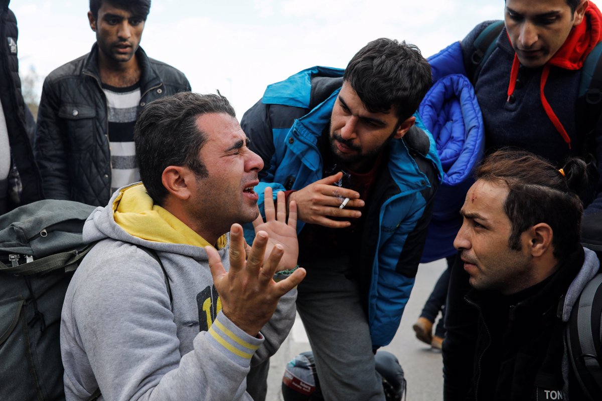 Ministrstvo opozarja, da se po spletu širijo lažne novice o migrantih