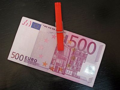 Več občinam in upokojencem, molk o rebalansu proračuna
