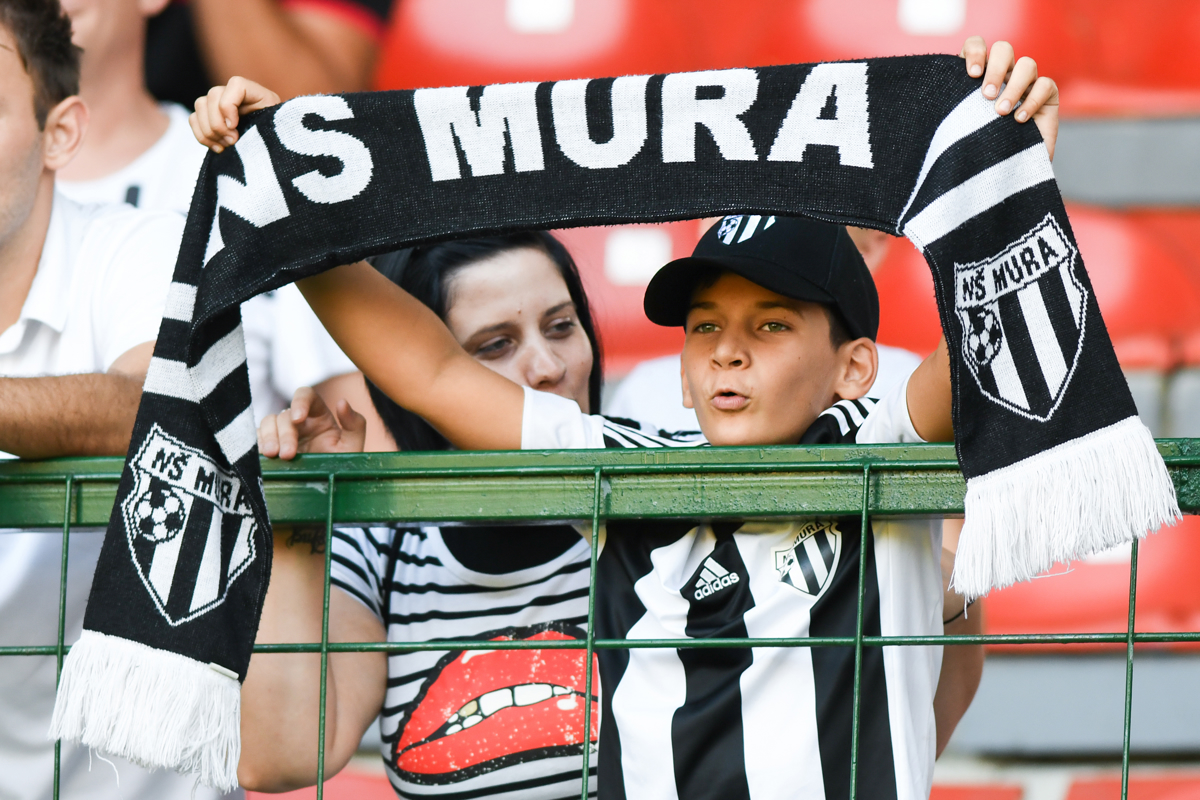 (FOTO) Fazanerija: Spektakel na in ob igrišču