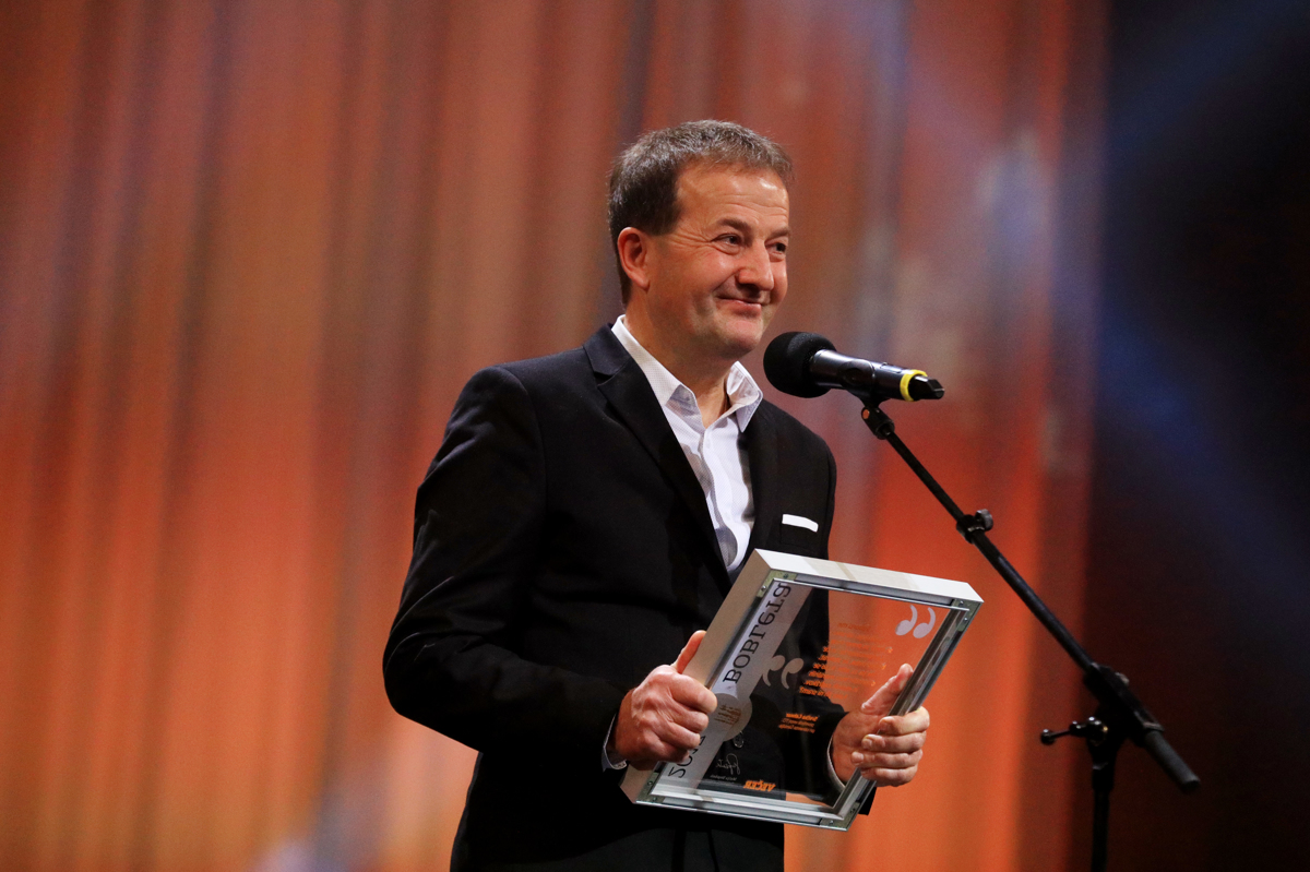 Glasujte za bob leta in se potegujte za iPhone Xs