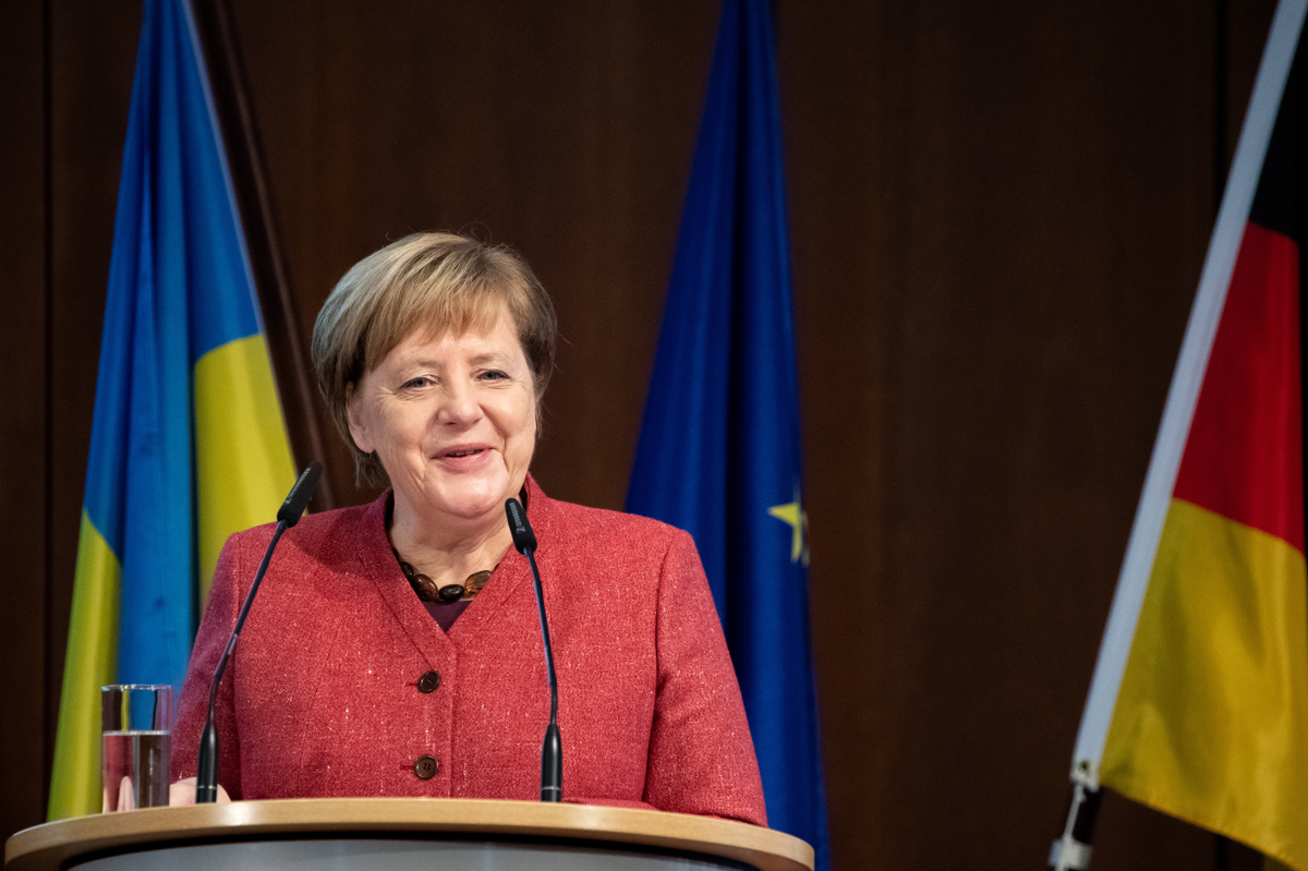 Merklova "zelo sproščena" potnica na komercialnem letu v Buenos Aires