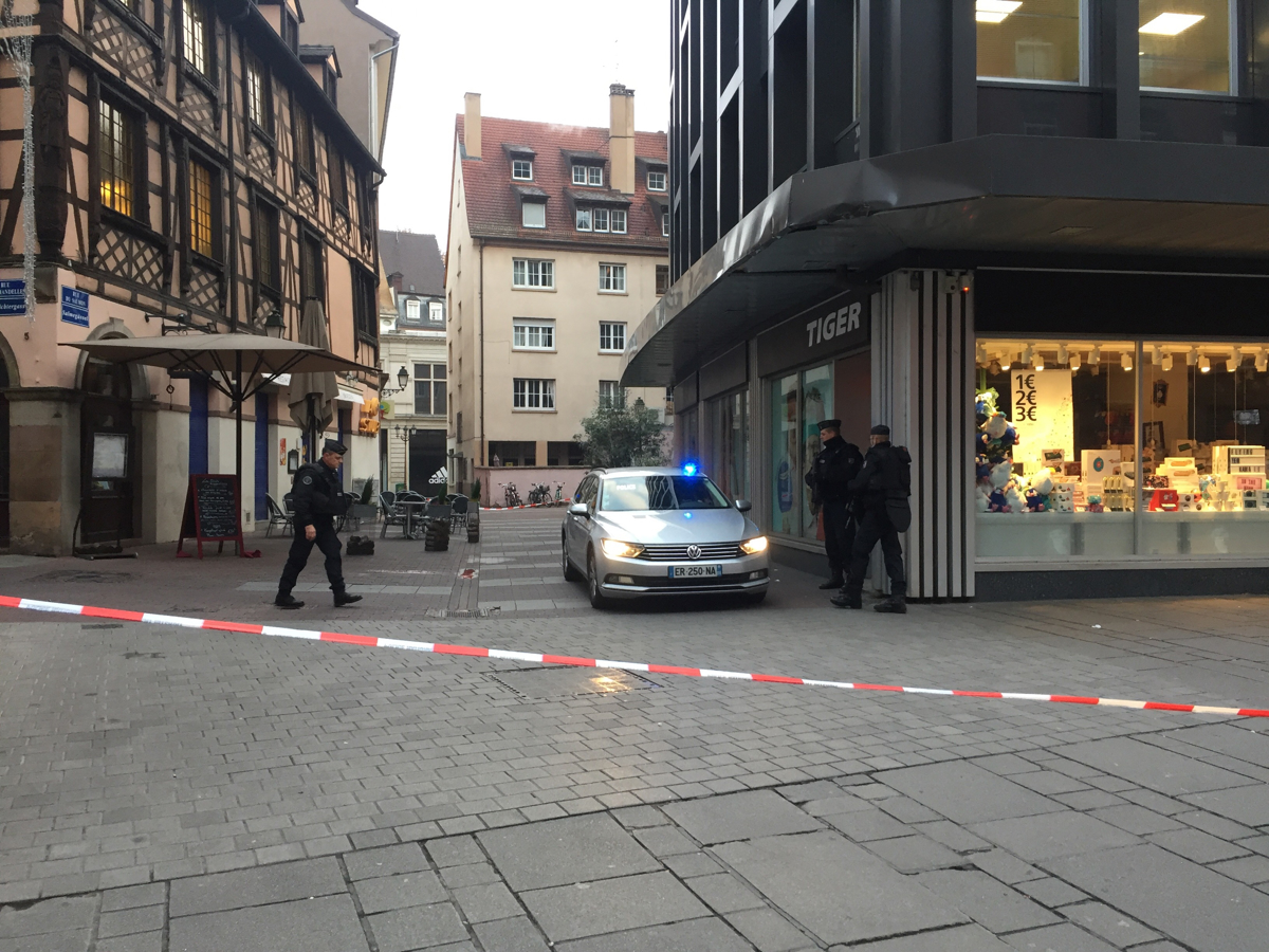 (FOTO) Od našega poročevalca iz Strasbourga: V mestu manj ljudi kot običajno